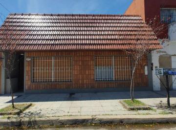 Casa · 155m² · 5 Ambientes · Venta Casa Lanús Oeste 5 Ambientes con Quincho