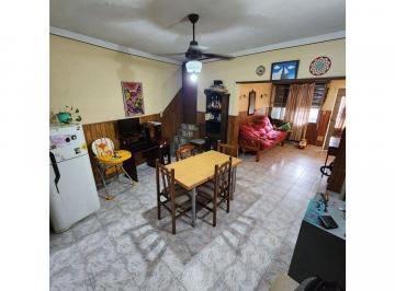 Casa · 101m² · 5 Ambientes · 1 Cochera · Casa en Venta 3 Dorm. Cochera Las Heras