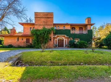 Casa · 359m² · 7 Ambientes · 2 Cocheras · Venta Casa en Barrio Los Cardales Country Club