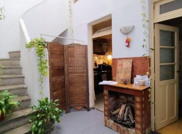 Casa · 71m² · 3 Ambientes · Venta Casa 3 Amb + Patio y Terraza V. Alsina