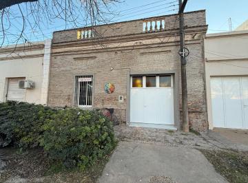 Local comercial · 155m² · 1 Cochera · Remax Vende Local a 30 m Plaza Humberto Primo