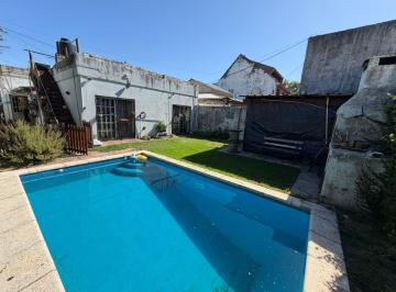 Casa · 187m² · 3 Ambientes · 1 Cochera · Venta Casa 3 Amb con Pileta y Cochera V. Adelina