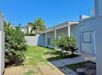 Casa · 172m² · 5 Ambientes · 2 Cocheras · Casa en Venta Tolosa