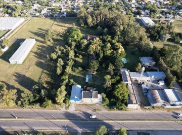 Local comercial · 360m² · 3 Cocheras · Local en Venta - Av 520 - La Plata