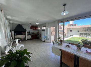 Casa · 220m² · 4 Ambientes · Casa en Venta en San Cristobal Capital Federal