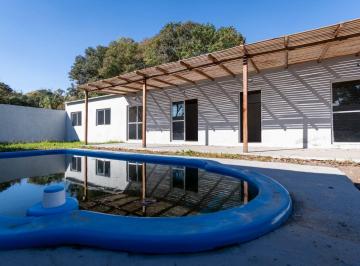 Casa · 144m² · 4 Ambientes · 1 Cochera · Casa con Pileta en Venta La Plata