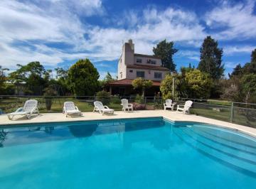 Casa · 220m² · 4 Ambientes · Casa Quinta en Venta Florencio Varela