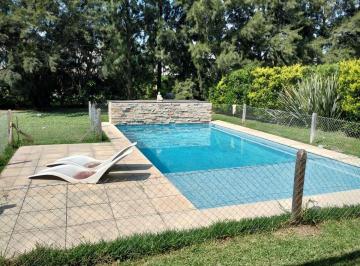 Casa · 233m² · 5 Ambientes · 3 Cocheras · Casa Alq "Principado de San Vicente" 5 Amb. Pileta