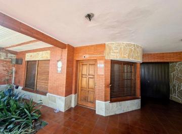 Casa · 156m² · 5 Ambientes · 1 Cochera · Venta Casa 5 Amb con Patio y Cochera, Quilmes