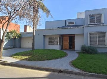 Casa · 339m² · 7 Ambientes · 2 Cocheras · Vende Casa 4Dorm. Escritorio Pileta Tejas II