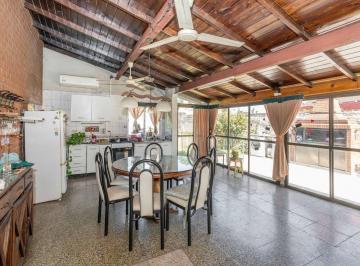 Casa · 200m² · 5 Ambientes · 1 Cochera · Venta Casa 5 Ambientes C/pileta Quincho Cochera