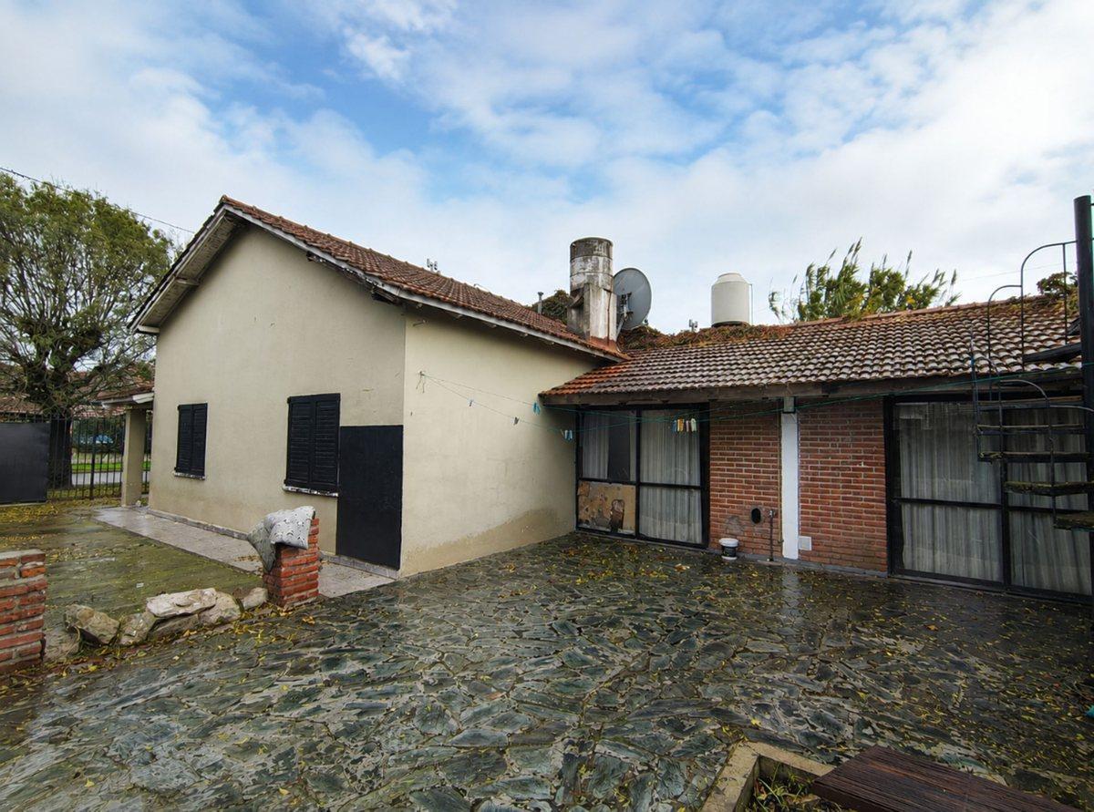 Casa 4 amb, 135m² con quincho y garage doble — Maipu