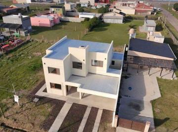 Casa · 189m² · 5 Ambientes · 1 Cochera · Venta Casa 5amb a Estrenar - Atlantida Sta. Clara