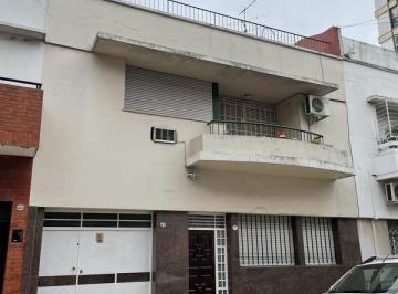 Casa · 200m² · 8 Ambientes · 1 Cochera · Casa en Venta en Almagro, Capital Federal, Buenos Aires