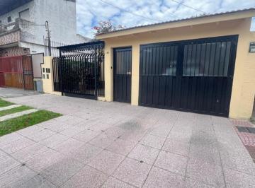 Casa · 71m² · 3 Ambientes · 2 Cocheras · Venta Casa 3 Amb - Lomas de Zamora