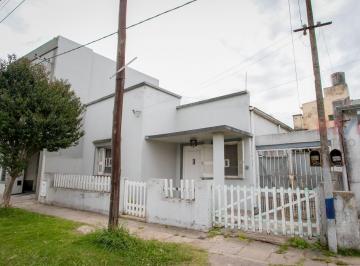 Casa · 150m² · 4 Ambientes · 1 Cochera · Casa a Refaccionar en Venta - La Plata