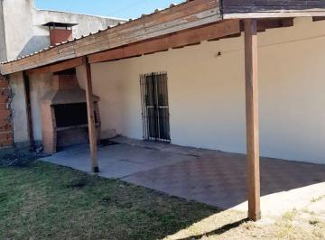 Casa · 44m² · 3 Ambientes · Casa en Venta en Lisandro Olmos