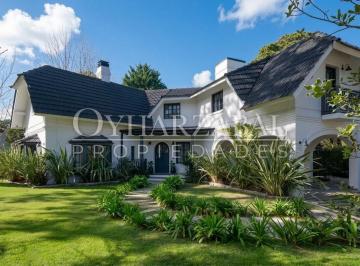 Casa · 220m² · 3 Dormitorios · 1 Cochera · Casa en Venta - Pinamar Centro Playa