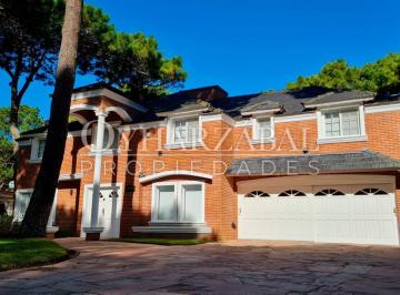 Casa · 280m² · 5 Ambientes · 2 Cocheras · Casa en Venta y Alquiler Temporal