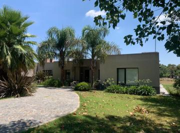 Casa · 222m² · 5 Ambientes · 2 Cocheras · Casa en Fincas de San Vicente II