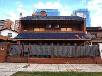 Casa · 250m² · 6 Ambientes · 3 Cocheras · Casa 6 Amb con Pileta y Quincho en Villa Martelli