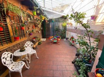Casa de 4 ambientes, Avellaneda · Hermosa Casa Tipo Cabaña Suiza!