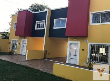 Casa · 81m² · 4 Ambientes · 1 Cochera · Dúplex en Venta - 3 Dorm. 1 Baño - 100 m² - Santa Teresita