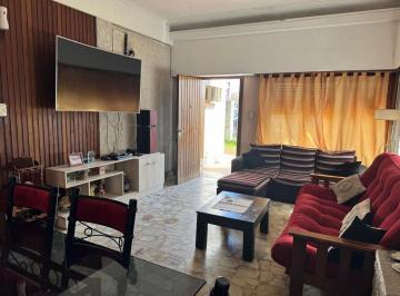 Casa · 180m² · 5 Ambientes · Venta Casa Cruce Varela Patio Pileta