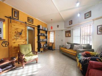 Casa · 125m² · 5 Ambientes · 1 Cochera · Casa en Venta Lote Propio Excelente Estado