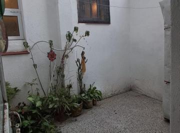 PH · 47m² · 2 Ambientes · Venta PH 2 Amb con Patio S/exp Exc. Ubicacion