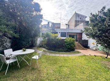 Casa · 173m² · 4 Ambientes · 2 Cocheras · Casa en Venta Parque Avellaneda 3 Dorm Jardin Coch