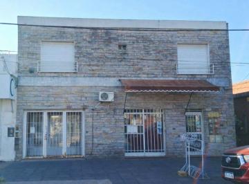 Casa · 579m² · 7 Ambientes · 1 Cochera · Venta en Bloque Para Inversor Local C Renta + 3 Unid