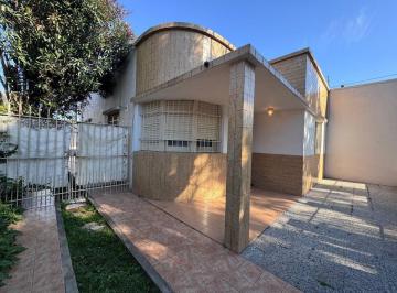 Casa · 80m² · 3 Ambientes · 1 Cochera · Venta Casa 3 Ambientes con Patio y Cochera