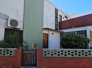 Casa · 190m² · 4 Ambientes · 2 Cocheras · Venta Casa Patio Terraza Cochera en Liniers