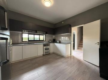 Casa · 144m² · 4 Ambientes · Venta Casa 4 Amb C/piscina Santa Elena Pilar