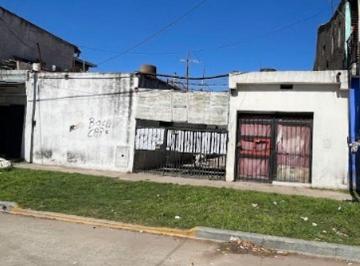 Casa · 100m² · 2 Ambientes · Venta Casa a Refaccionar Multifamiliar Grand Bourg