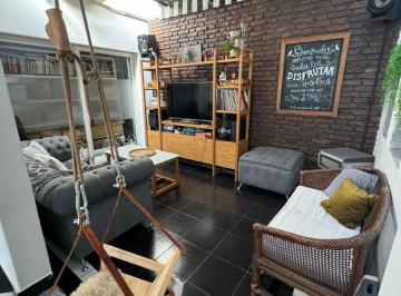 Casa · 219m² · 5 Ambientes · 2 Cocheras · Venta Casa 5 Amb con Quincho y Pileta - Castelar Sur