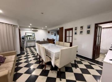 Casa · 93m² · 4 Ambientes · 1 Cochera · Venta Casa 4 Amb. Villa de Mayo. Parque