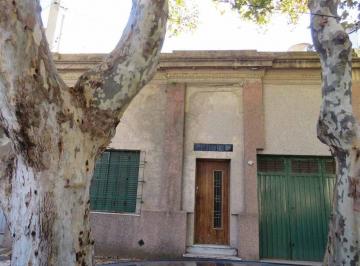 Casa · 180m² · 5 Ambientes · 1 Cochera · Exelente Casa a Refaccionar a m de 25 de Mayo