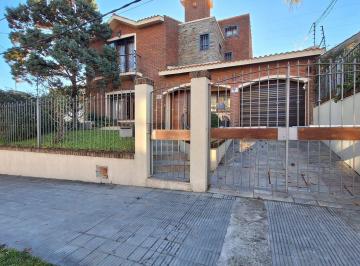 Casa · 324m² · 5 Ambientes · 2 Cocheras · Venta 2 Casas en Mismo Padron Gje X2, Malvin Sur