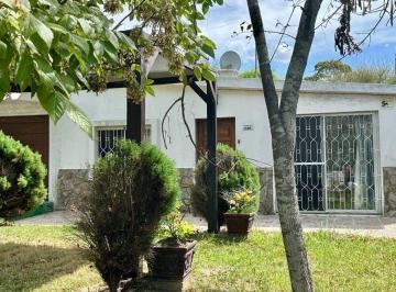Casa · 126m² · 5 Ambientes · 1 Cochera · Venta Casa 2 Dorm. Cuchilla Alta 100 m Playa