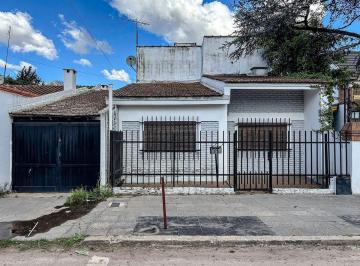 Casa · 90m² · 4 Ambientes · 1 Cochera · Oportunidad! Casa en San Justo - 3 Dorm - Usd 85.000