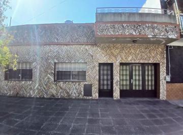 Casa · 90m² · 3 Ambientes · 1 Cochera · Venta Casa 4 Ambientes Cochera Terraza La Tablada
