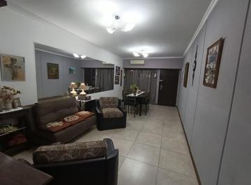 Casa · 81m² · 4 Ambientes · 1 Cochera · Venta Casa 4 Amb Ramos Mejia C/ Patio C/cochera