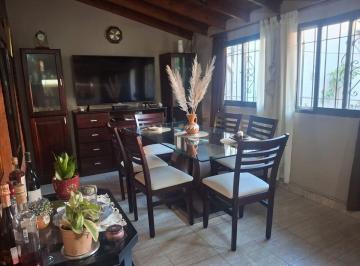 Casa · 46m² · 4 Ambientes · 1 Cochera · Venta Casa Villa Lugano 3 Dorm. Impecable