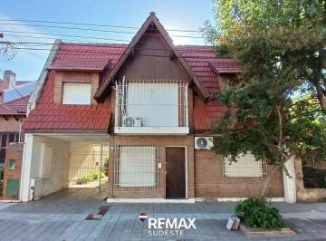 Departamento · 48m² · 2 Ambientes · Dpto Pb Thompons 700