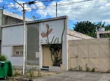 Casa · 350m² · 4 Ambientes · 1 Cochera · Casaen Venta en Pergamino con Galpón