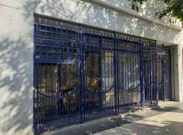 Local comercial · 164m² · Venta Local + PH 3amb Reciclar Av Entre Rios 1500