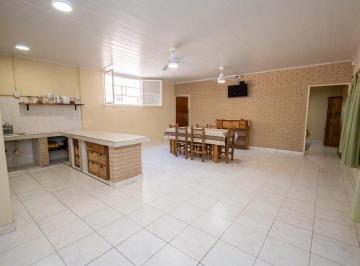 Quinta vacacional · 102m² · 2 Dormitorios · 2 Cocheras · Venta Quinta 2 Dorm, Pileta en 2142 m² Forestados