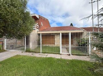 Casa · 173m² · 4 Ambientes · 1 Cochera · Casa 4 Ambientes Cochera y Parque Punta Mogotes